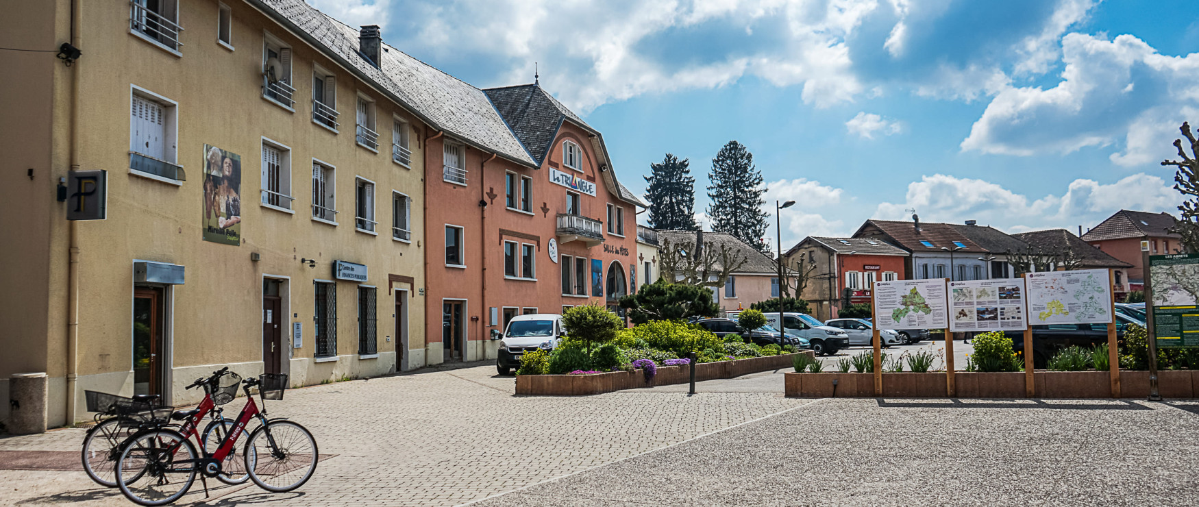 Place des Abrets-en-Dauphiné