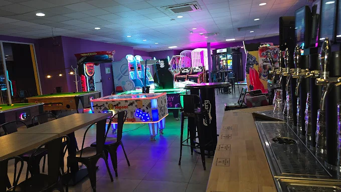 Game House à La Tour-du-Pin : salle d'arcade, bornes rétro et jeux récents